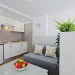 319 Modern Accommodation,sea View And Pool Appartement *
