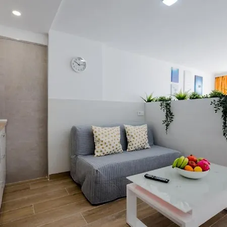 Apartment 319 Modern Accommodation,sea View, Wi Fi And Pool