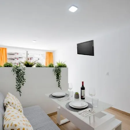 319 Modern Accommodation,sea View, Wi Fi And Pool