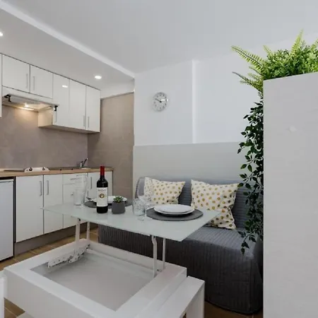Apartment 319 Modern Accommodation,sea View, Wi Fi And Pool Playa de las Americas (Tenerife)