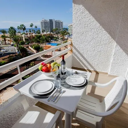 319 Modern Accommodation,sea View, Wi Fi And Pool Apartment