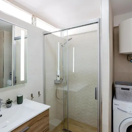 Apartment 319 Modern Accommodation,sea View, Wi Fi And Pool Playa de las Americas (Tenerife)